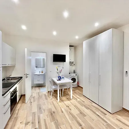 Citronnier-Menton City Center Studio Apartment * 멍똥