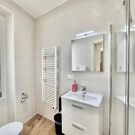 아파트 Citronnier-Menton City Center Studio Apartment 멍똥